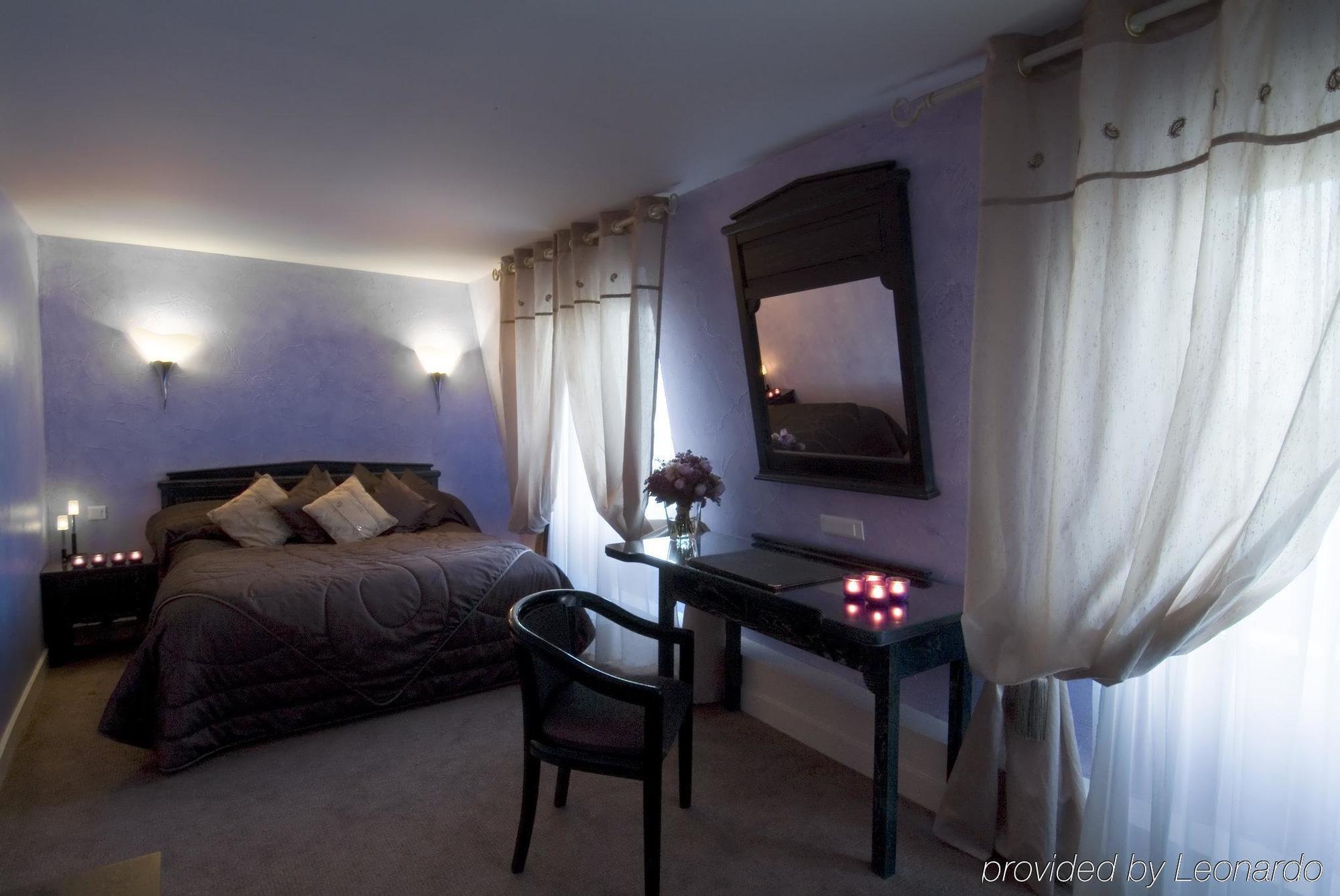 Hotel Restaurant Napoleon Fontainebleau Pokoj fotografie